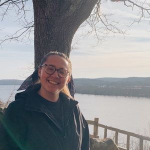 Meet your Posher, Izzy